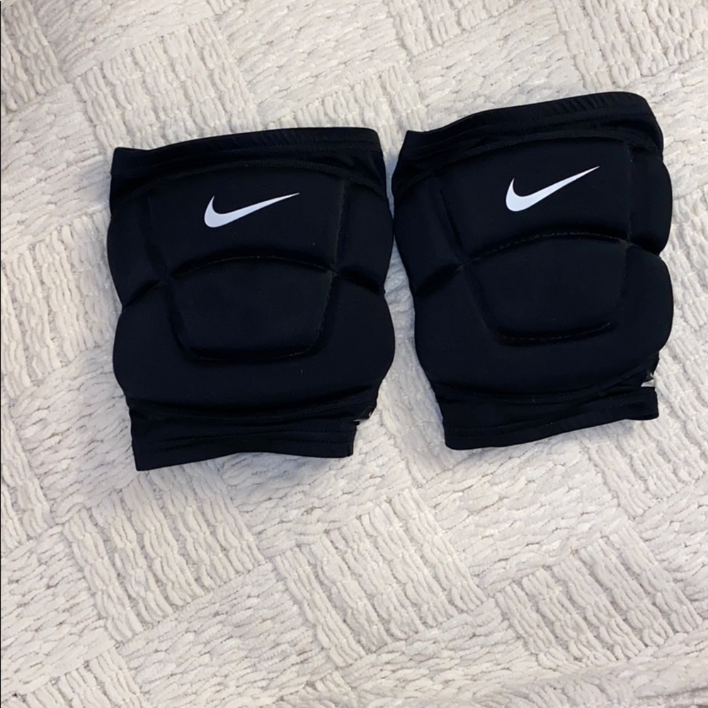 Nike volleyball knee pads